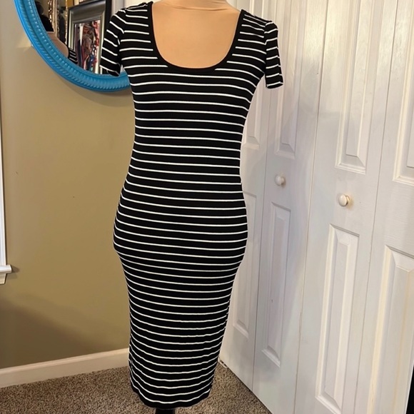 Forever 21 Striped Midi Dress - Picture 7 of 7